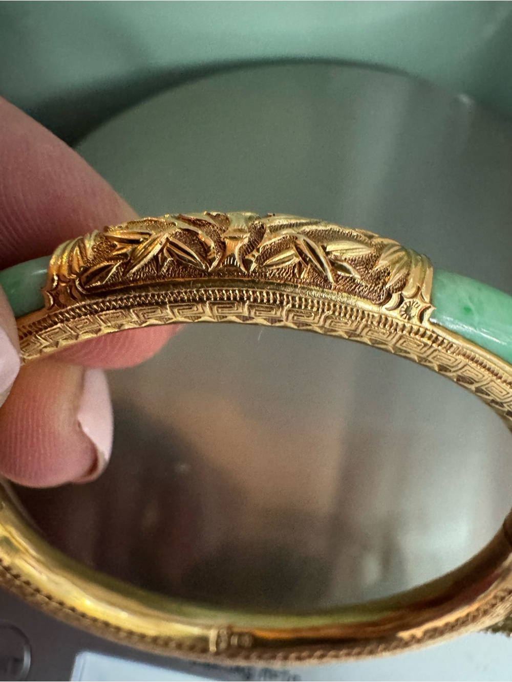 Stunning 18K solid yellow gold and jade bangle bracelet - Picture 12 of 15